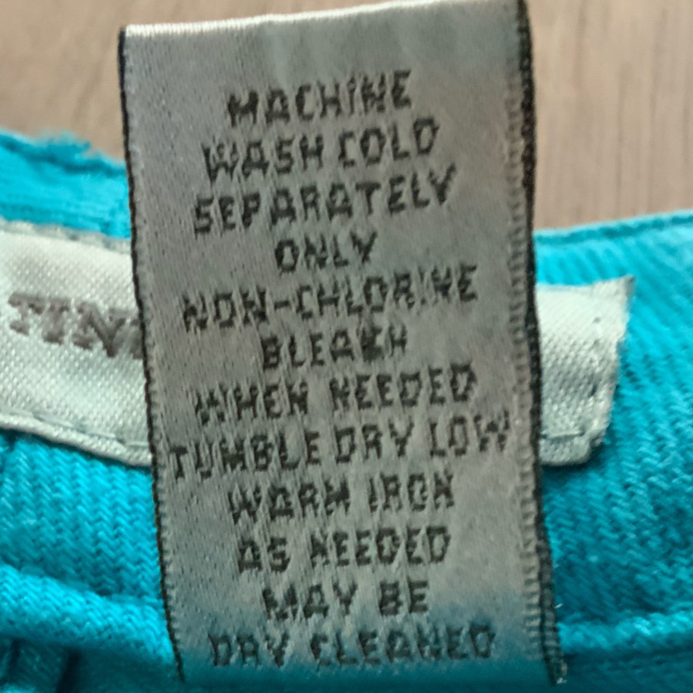 Chicos Platinum Denim Capri Jean Ultimate Fit Turquoise Size 2.5/14 - Picture 7 of 7